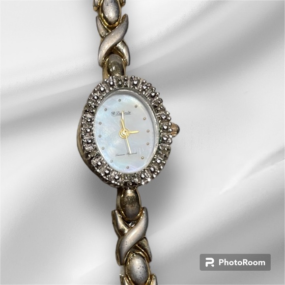 ? Lucien Piccard Ladies Dufonte Vintage Quartz Diamond faced lined & Gold Watch main image 9